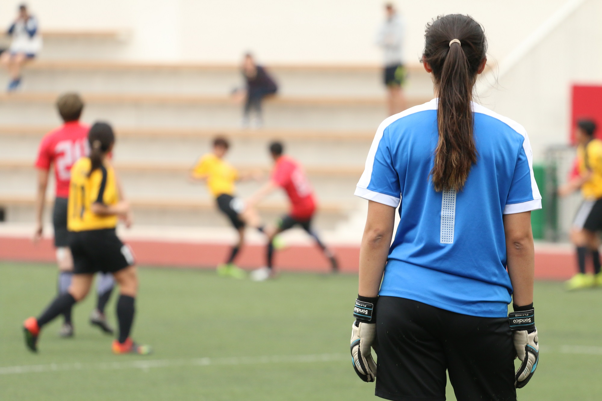 2016-17 女子足球比賽